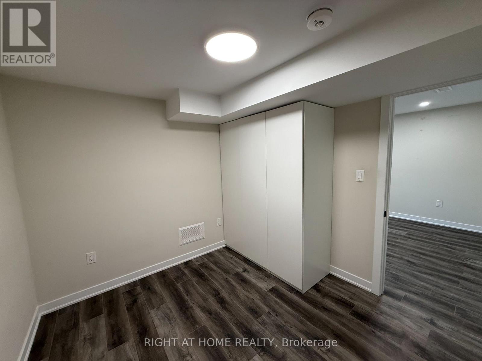 315 Kipling Avenue, Toronto, Ontario  M8V 3K6 - Photo 4 - W12513474