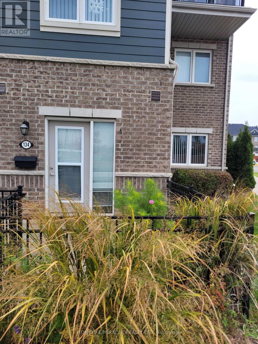 134 - 250 Sunny Meadow Boulevard, Brampton, Ontario  L6R 3Y7 - Photo 6 - W12513478