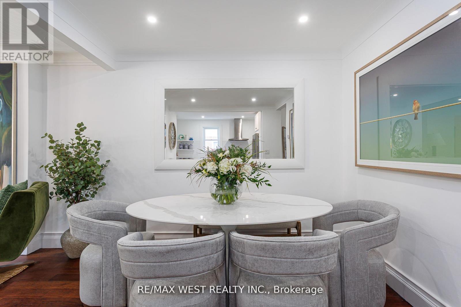 12 Brentwood Road S, Toronto, Ontario  M8Z 3N2 - Photo 7 - W12513482