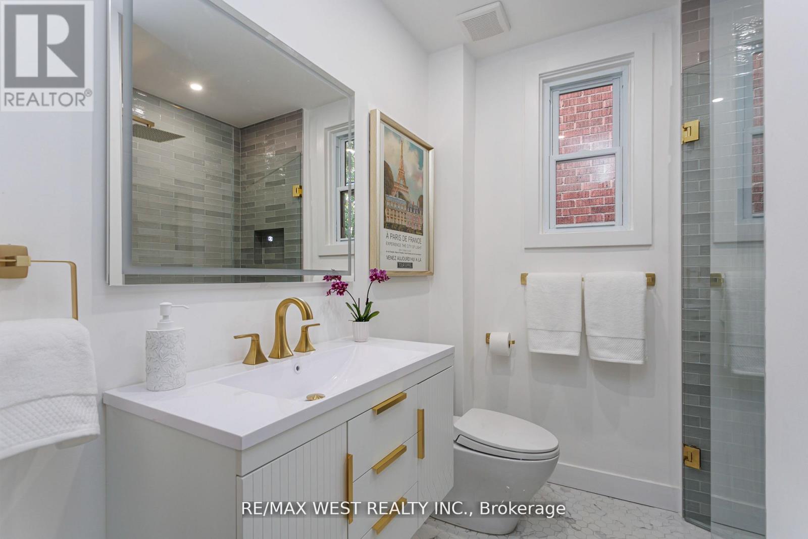 12 Brentwood Road S, Toronto, Ontario  M8Z 3N2 - Photo 8 - W12513482