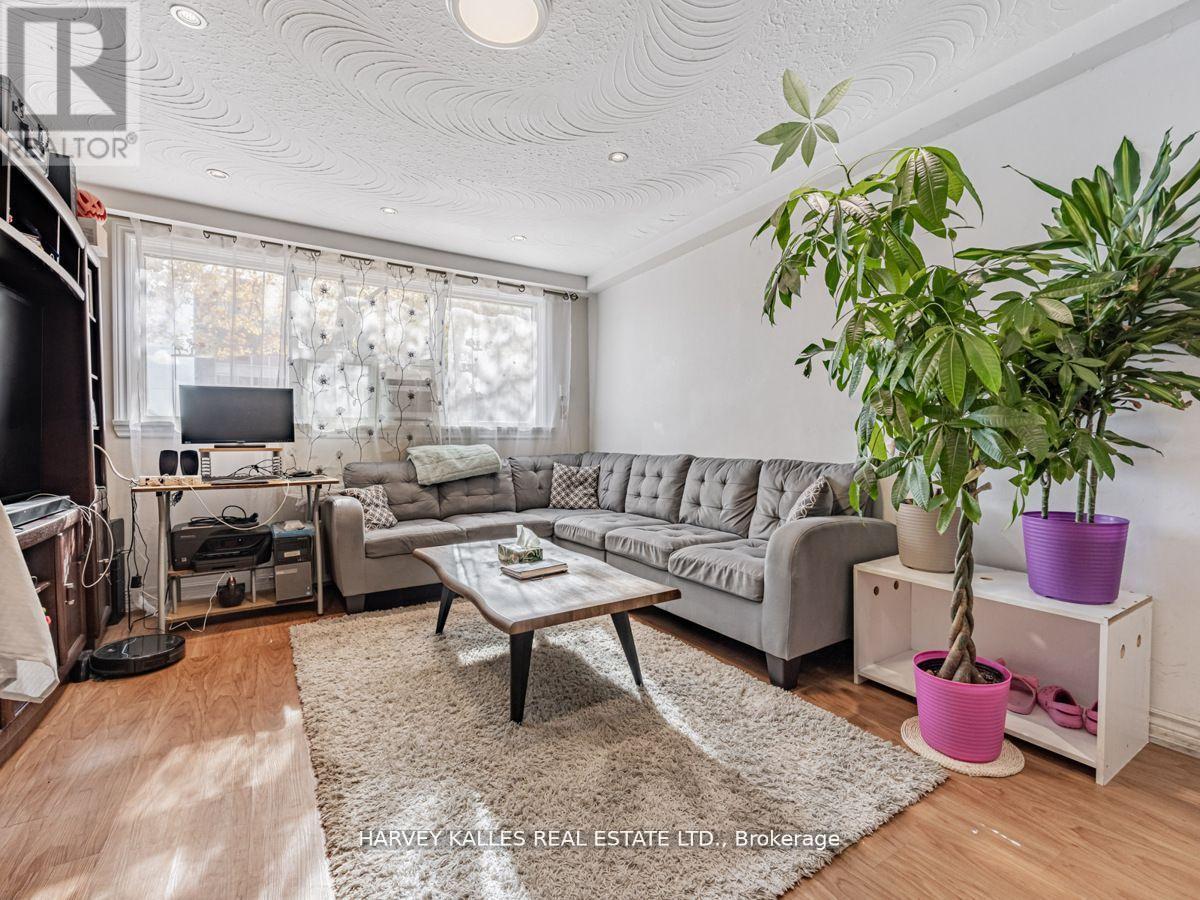 6 Carrington Avenue, Toronto, Ontario  M6E 2C3 - Photo 2 - W12513536