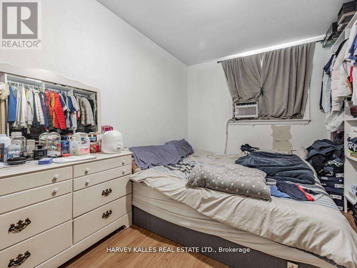 6 Carrington Avenue, Toronto, Ontario  M6E 2C3 - Photo 7 - W12513536