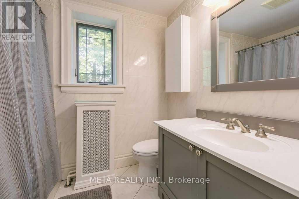 103 Kennedy Avenue, Toronto, Ontario  M6S 2X8 - Photo 14 - W12513540