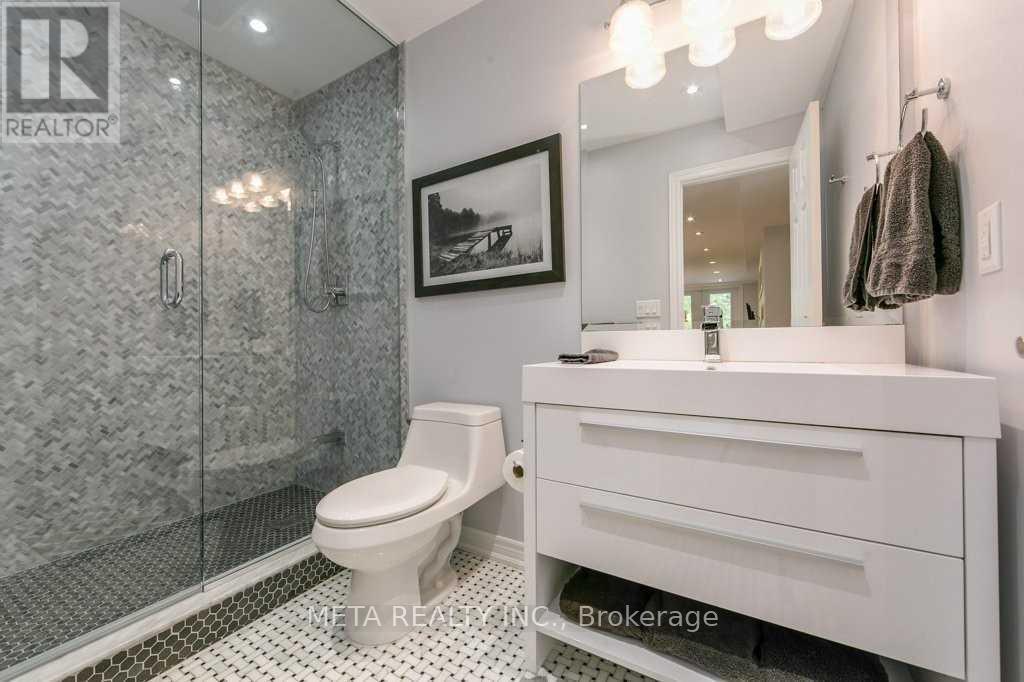 103 Kennedy Avenue, Toronto, Ontario  M6S 2X8 - Photo 17 - W12513540