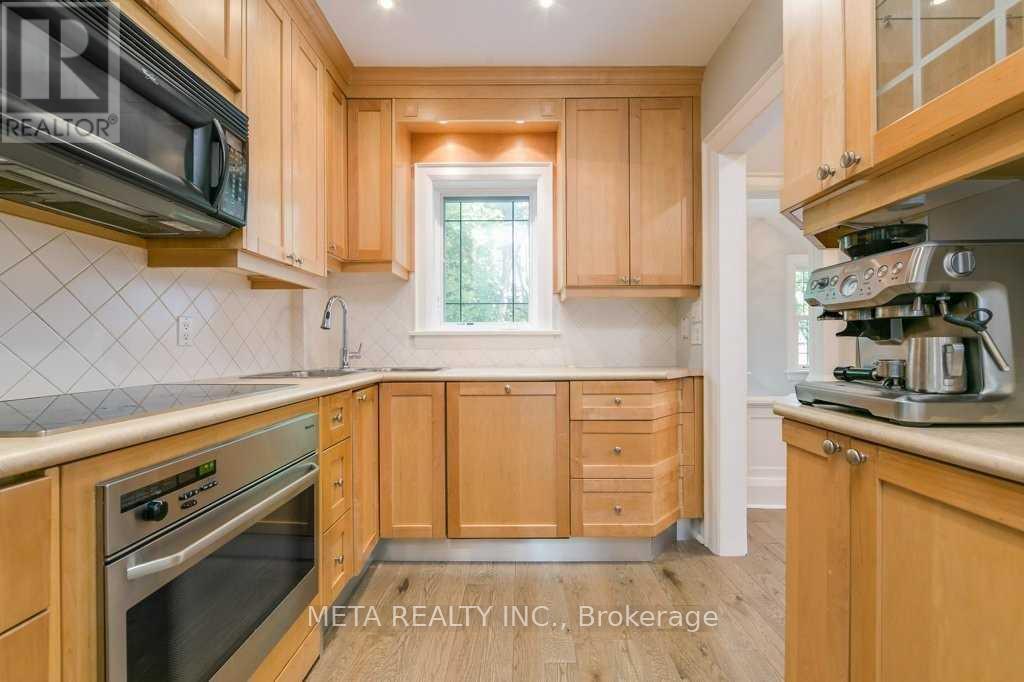 103 Kennedy Avenue, Toronto, Ontario  M6S 2X8 - Photo 9 - W12513540