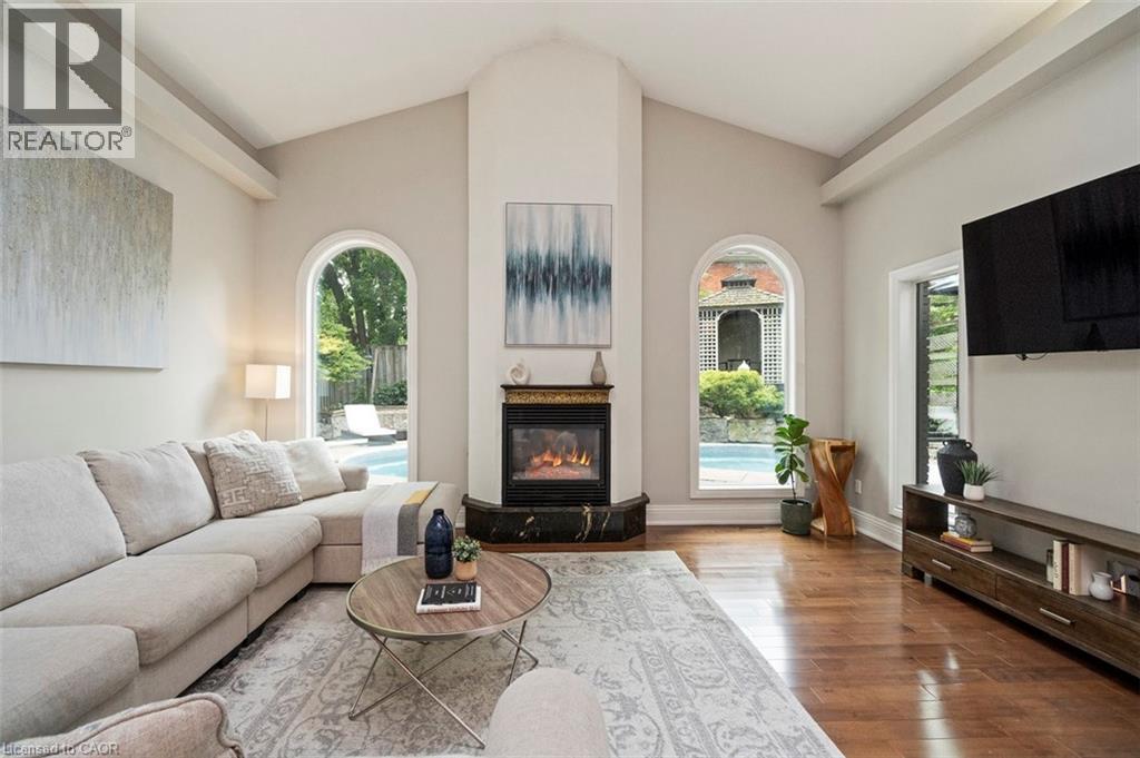 381 Queen Street S, Hamilton, Ontario  L8P 3T8 - Photo 10 - 40785904