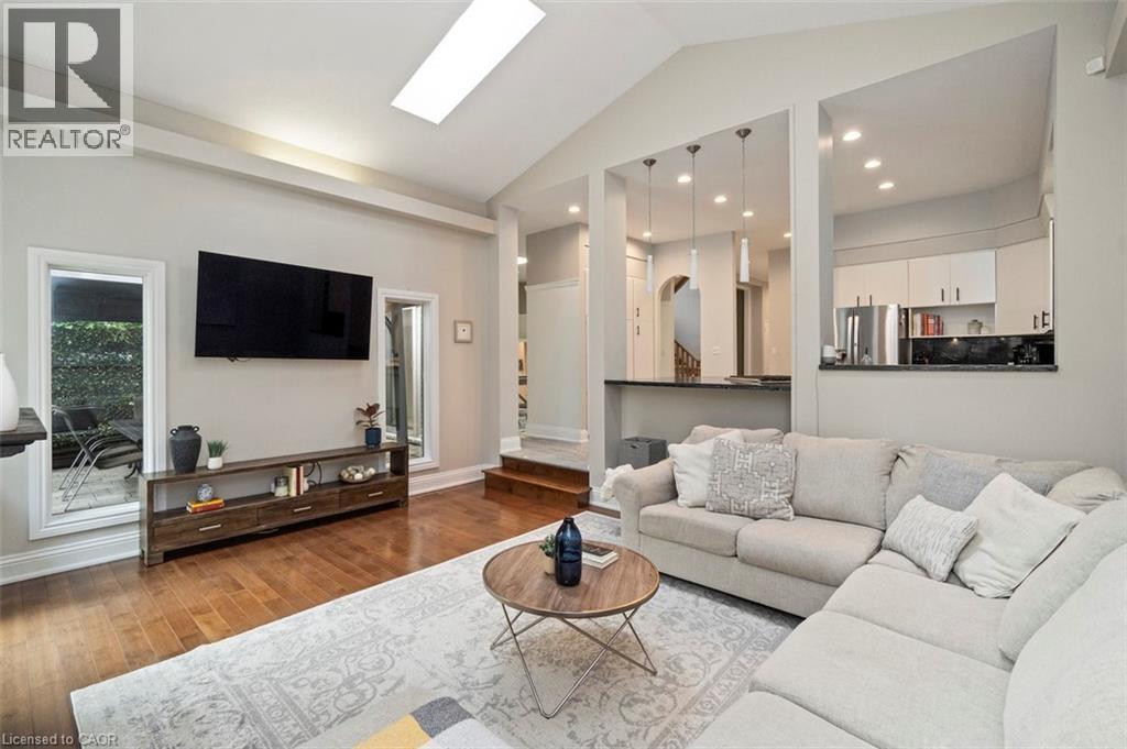 381 Queen Street S, Hamilton, Ontario  L8P 3T8 - Photo 11 - 40785904