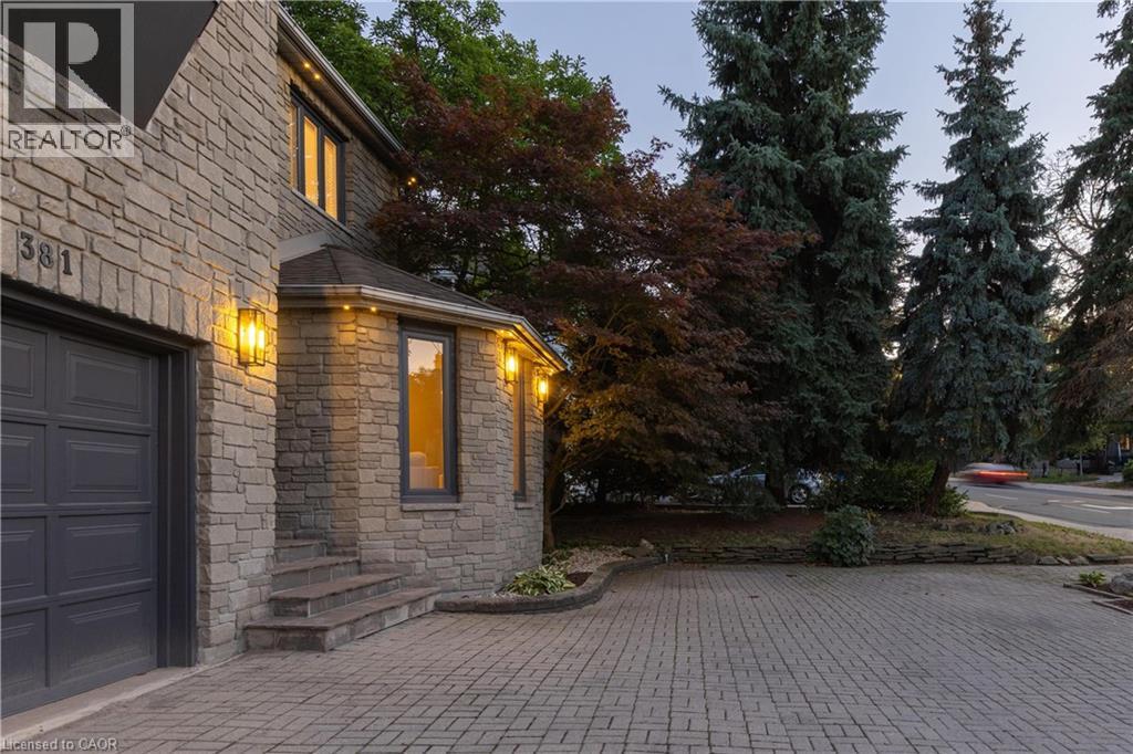 381 Queen Street S, Hamilton, Ontario  L8P 3T8 - Photo 2 - 40785904