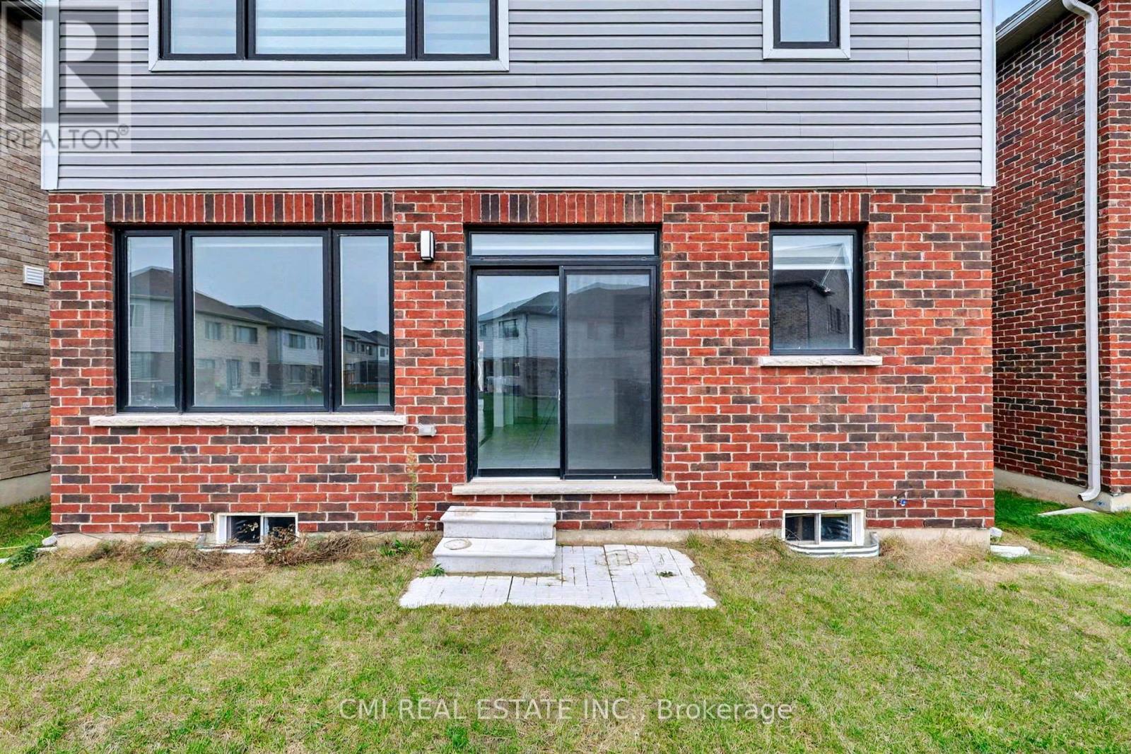 9 Prince Philip Boulevard, North Dumfries, Ontario  N0B 1E0 - Photo 39 - X12513448