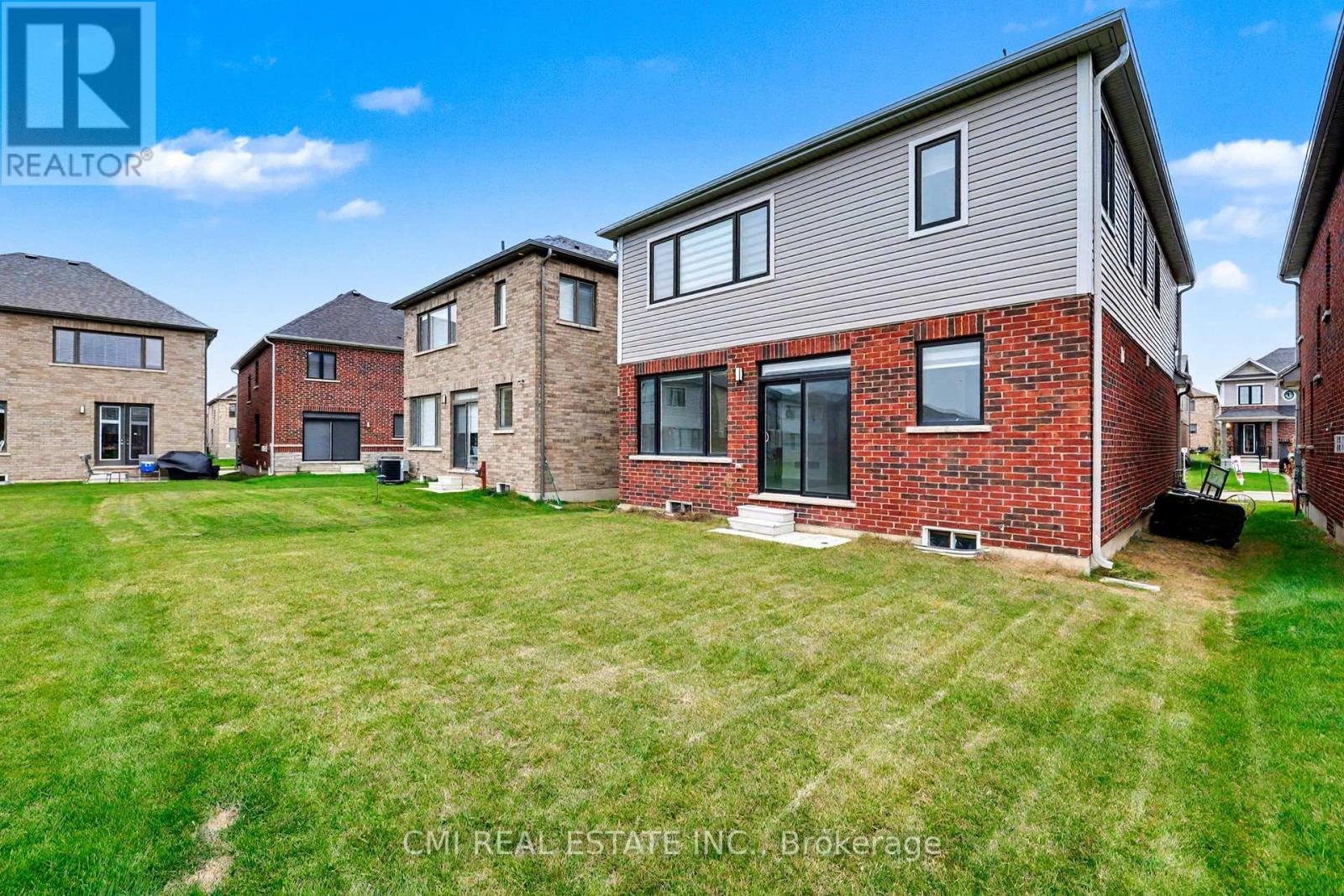 9 Prince Philip Boulevard, North Dumfries, Ontario  N0B 1E0 - Photo 40 - X12513448