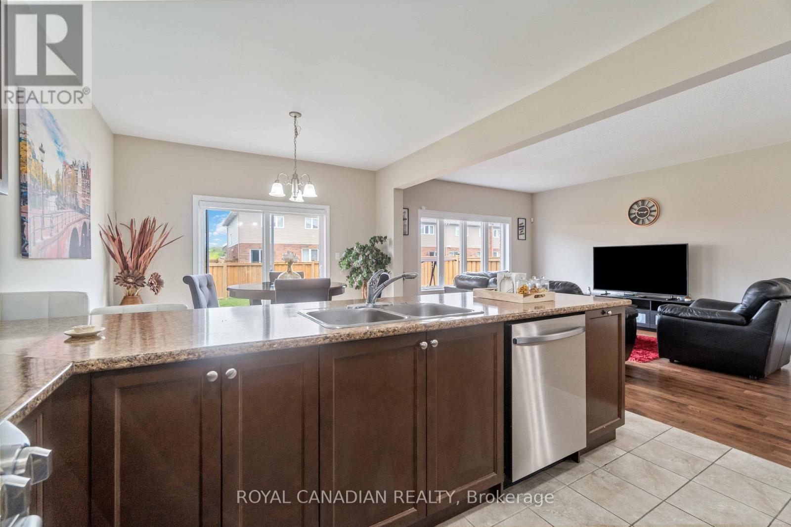 92 Bethune Avenue, Hamilton, Ontario  L0R 1P0 - Photo 15 - X12513462