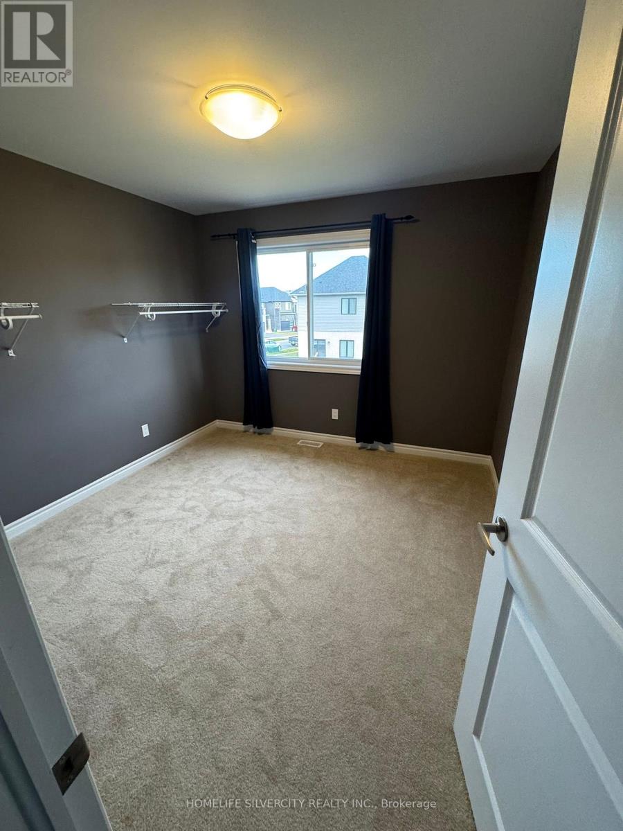 25 Mclaughlin Street, Welland, Ontario  L3B 0J9 - Photo 10 - X12513484