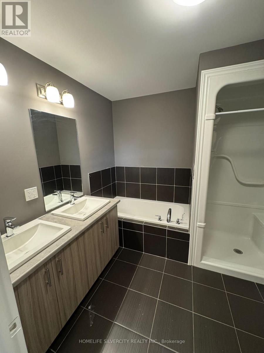 25 Mclaughlin Street, Welland, Ontario  L3B 0J9 - Photo 11 - X12513484