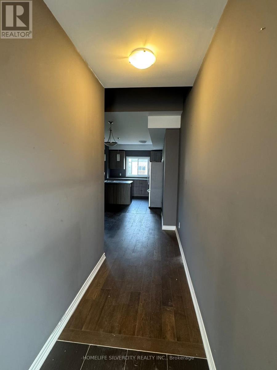 25 Mclaughlin Street, Welland, Ontario  L3B 0J9 - Photo 2 - X12513484