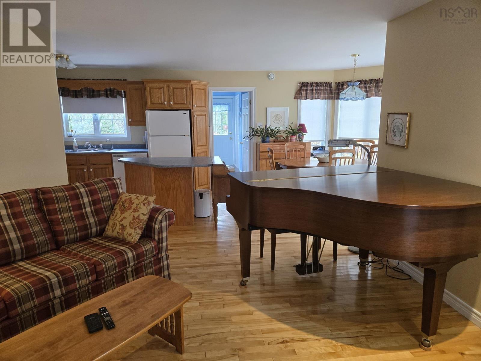 40 Silverwood Dr., Valley, Nova Scotia  B2N 6Y6 - Photo 5 - 202524006