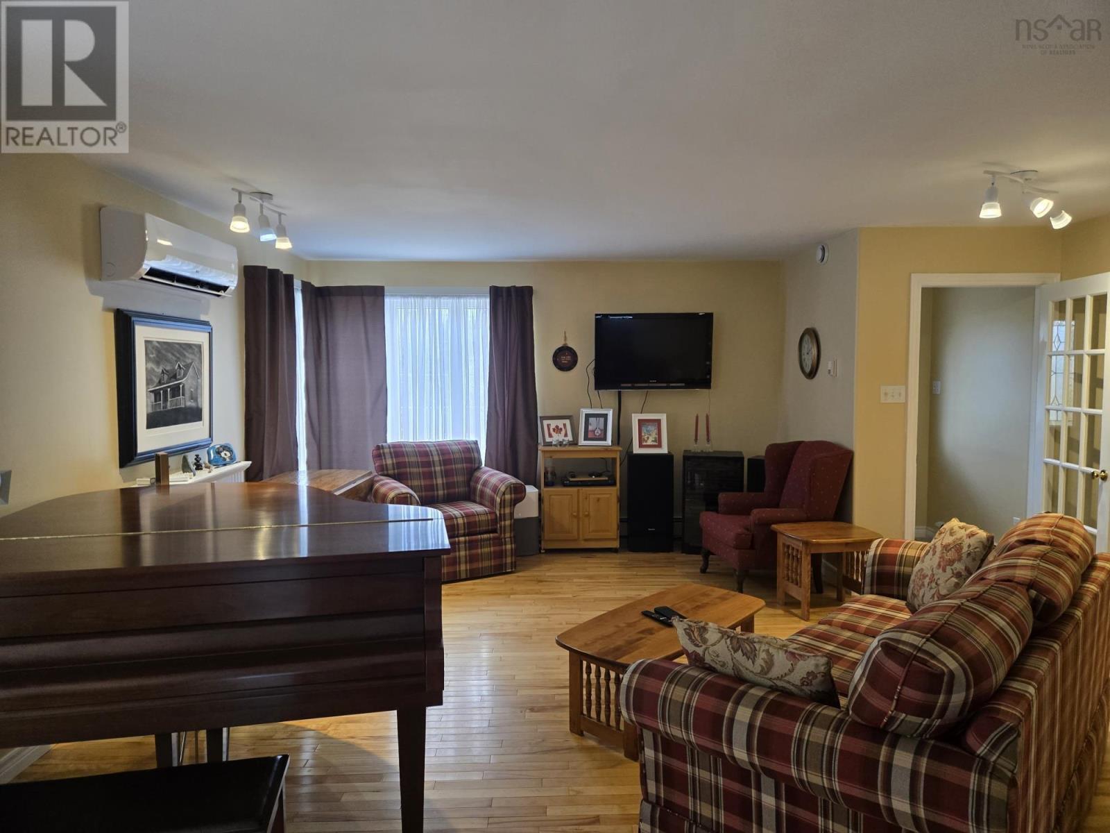 40 Silverwood Dr., Valley, Nova Scotia  B2N 6Y6 - Photo 2 - 202524006