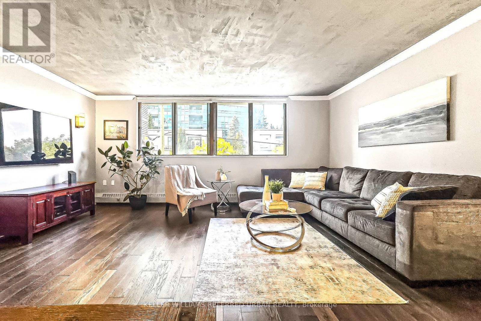 205 - 3 DUPLEX AVENUE, Toronto, Ontario