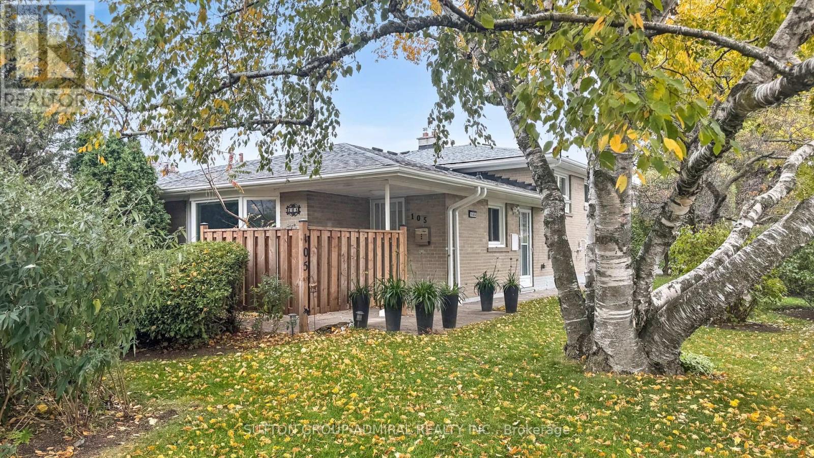 105 Baltray Crescent, Toronto, Ontario  M3A 2H5 - Photo 3 - C12513668