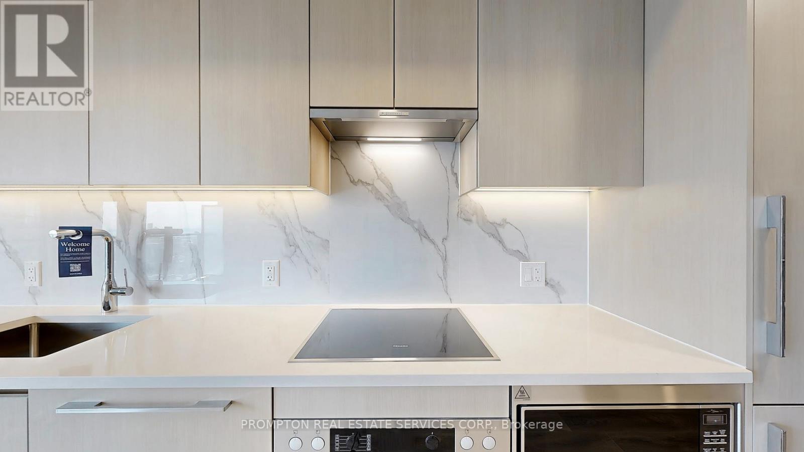 5801 - 3 Concord Cityplace Way, Toronto, Ontario  M5V 0X4 - Photo 5 - C12513672