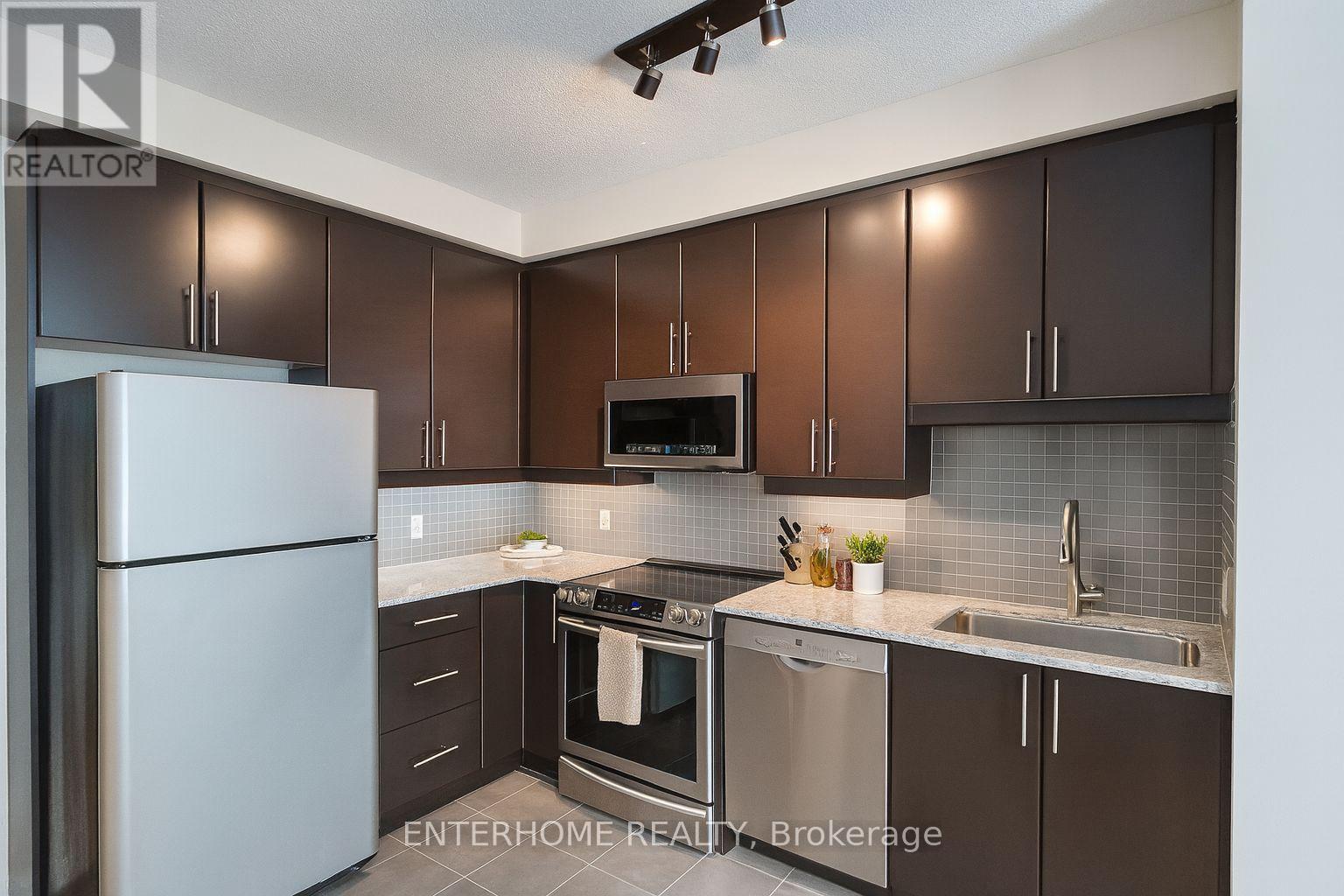 2906 - 18 Harbour Street, Toronto, Ontario  M5J 2Z6 - Photo 4 - C12513812