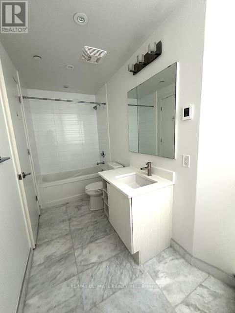 Th 1 - 50 Bruyeres Mews, Toronto, Ontario  M5V 0H8 - Photo 10 - C12513816