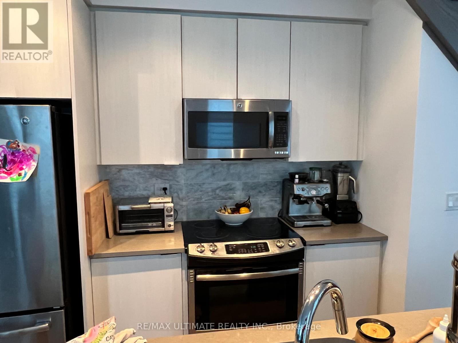 Th 1 - 50 Bruyeres Mews, Toronto, Ontario  M5V 0H8 - Photo 3 - C12513816