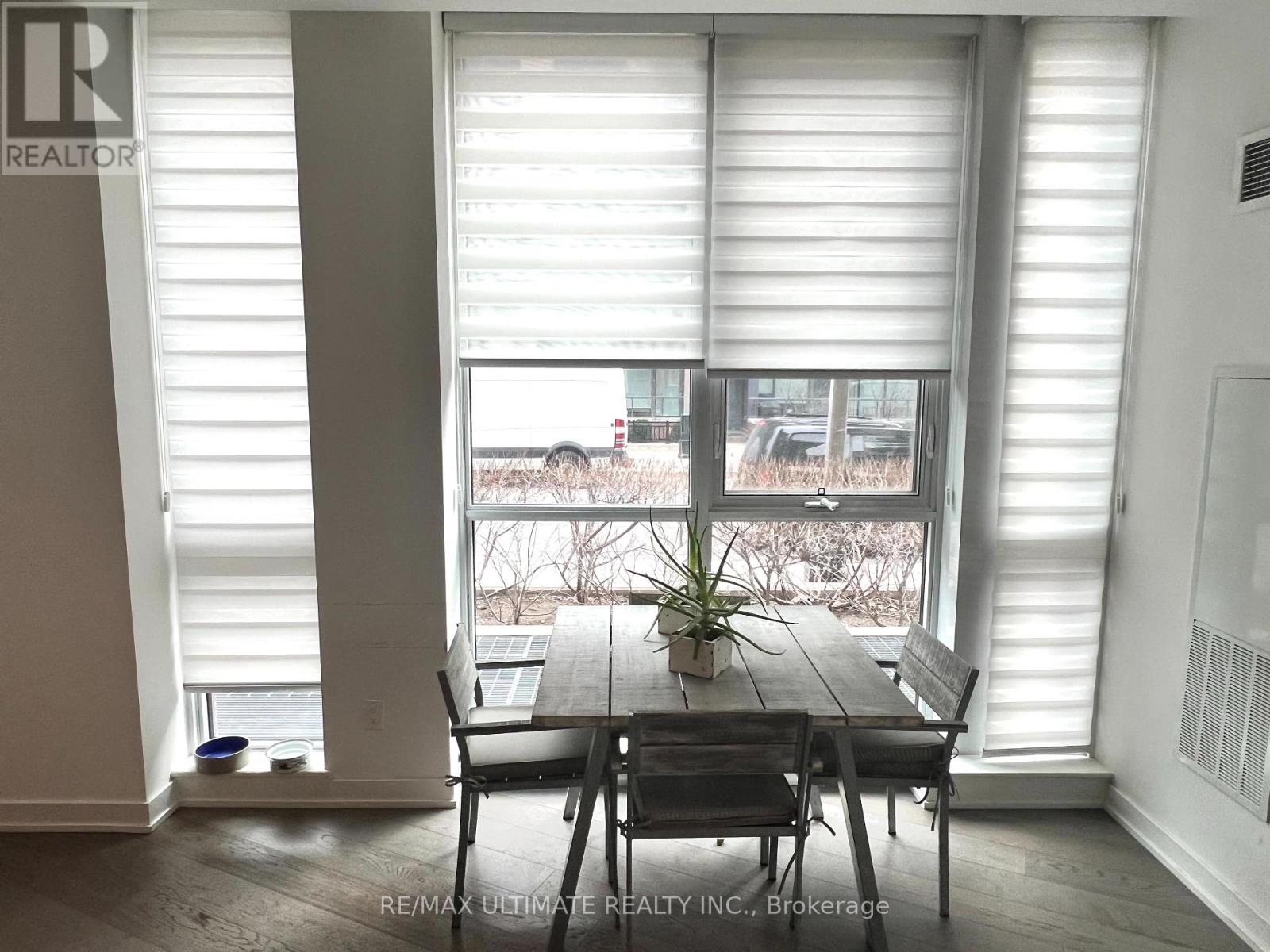 Th 1 - 50 Bruyeres Mews, Toronto, Ontario  M5V 0H8 - Photo 6 - C12513816