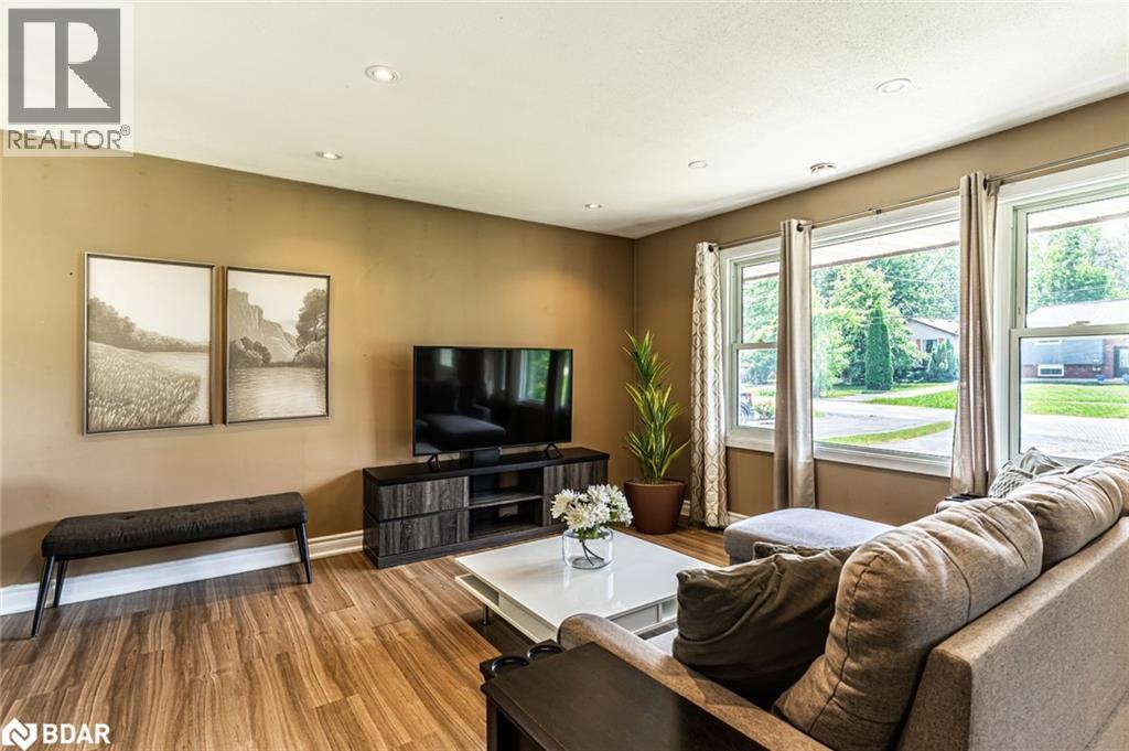 438 Forest Avenue S, Orillia, Ontario  L3V 4A1 - Photo 2 - 40781975