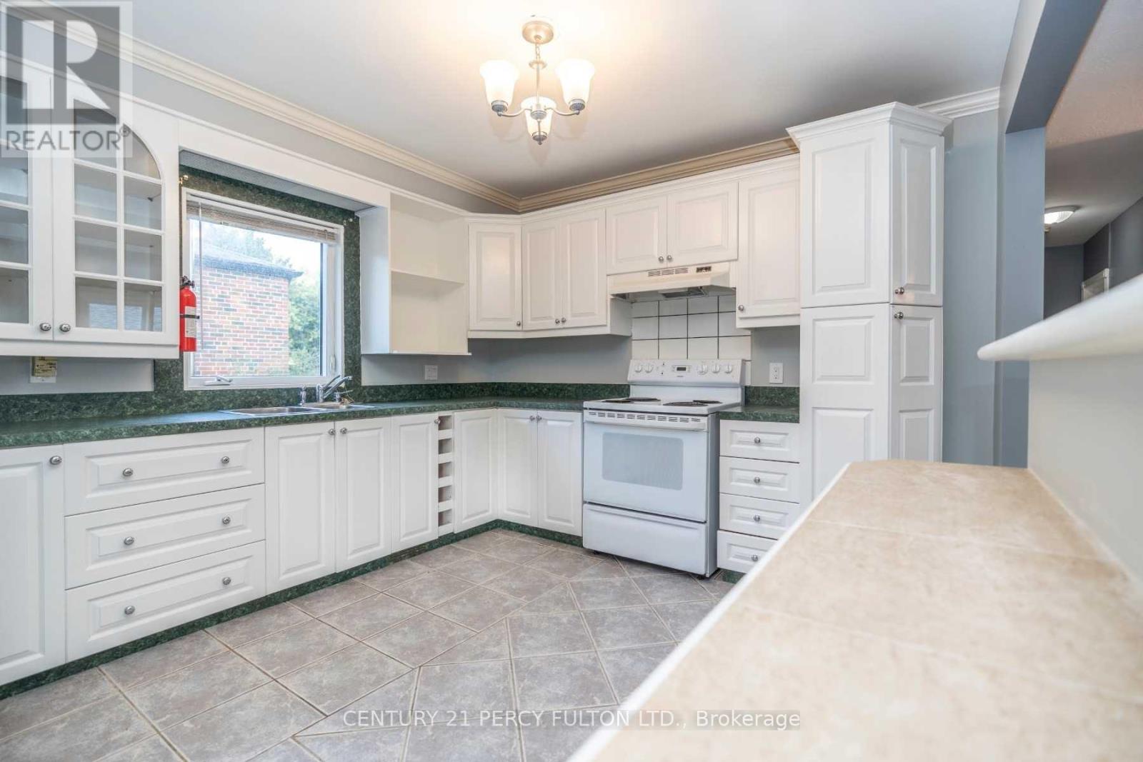 Upper - 62 Dale Avenue, Toronto, Ontario  M1J 3J5 - Photo 6 - E12513562