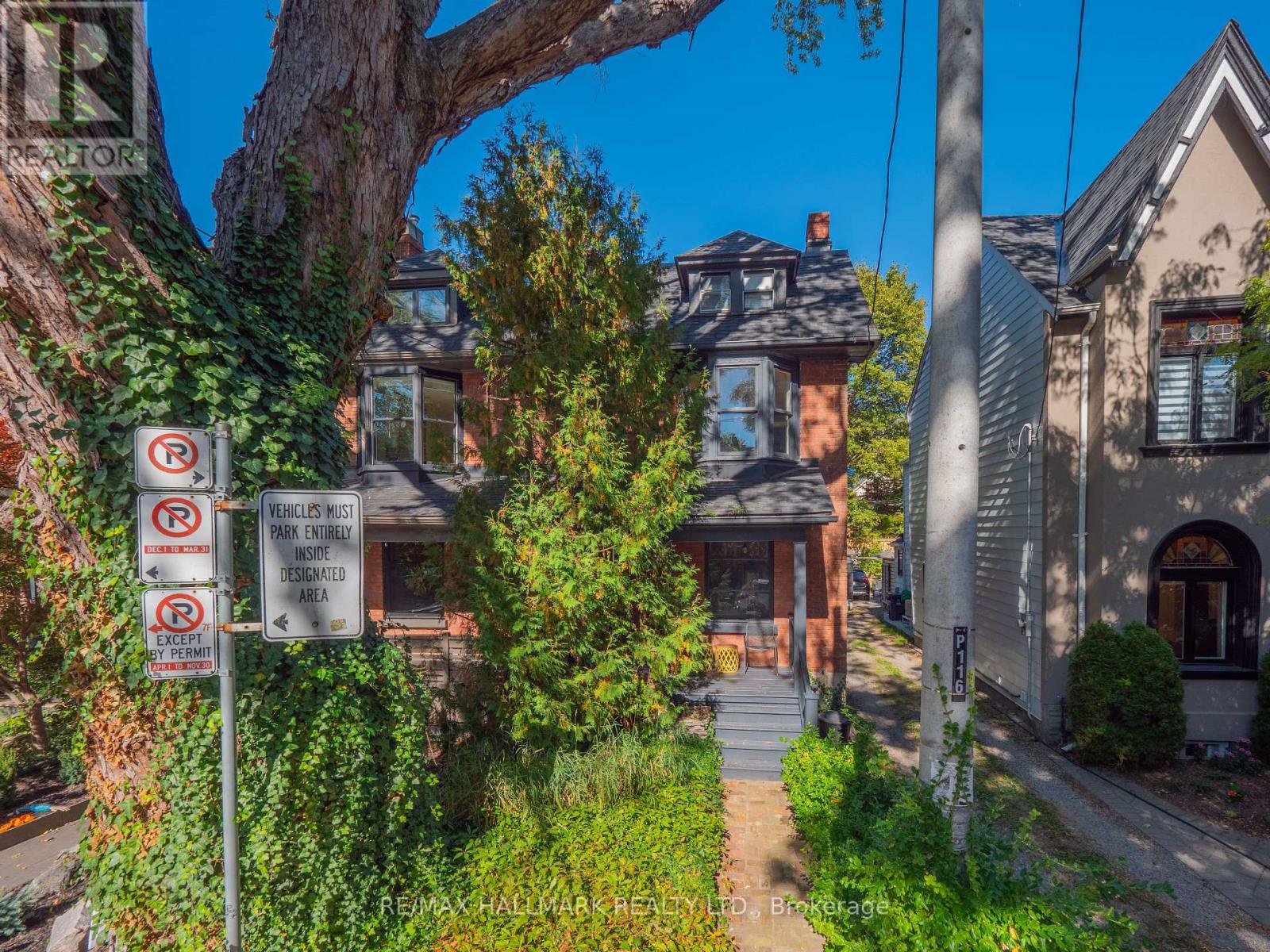 116 VICTOR AVENUE, Toronto, Ontario