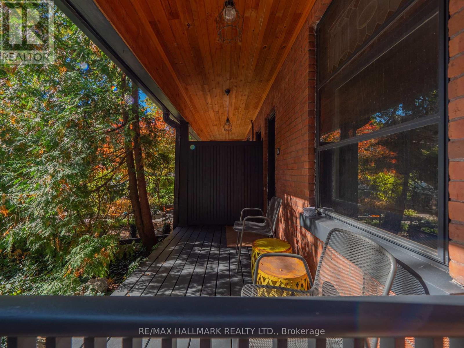 116 Victor Avenue, Toronto, Ontario M4K 1A8 - Photo 3 - E12513638