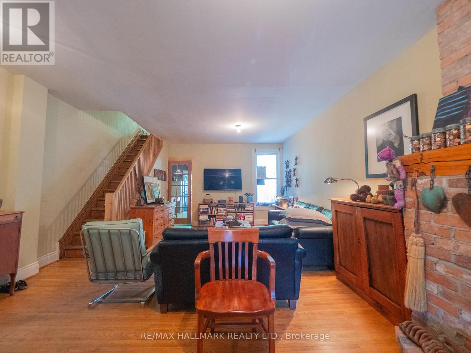 116 Victor Avenue, Toronto, Ontario M4K 1A8 - Photo 9 - E12513638