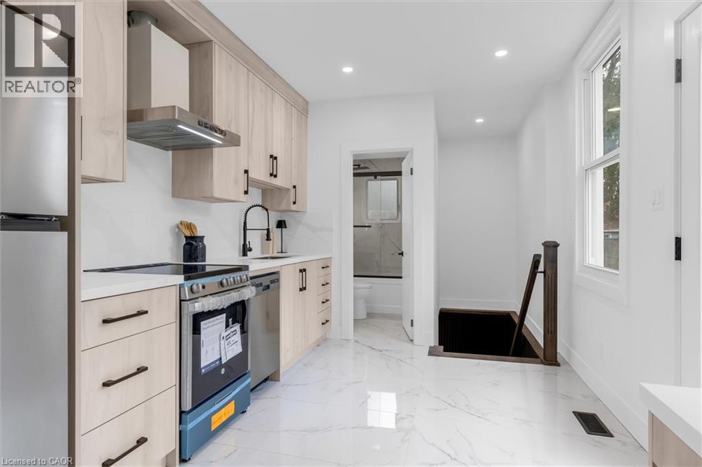 20 Hill Street, Hamilton, Ontario L8P 1W7 - Photo 7 - 40785250