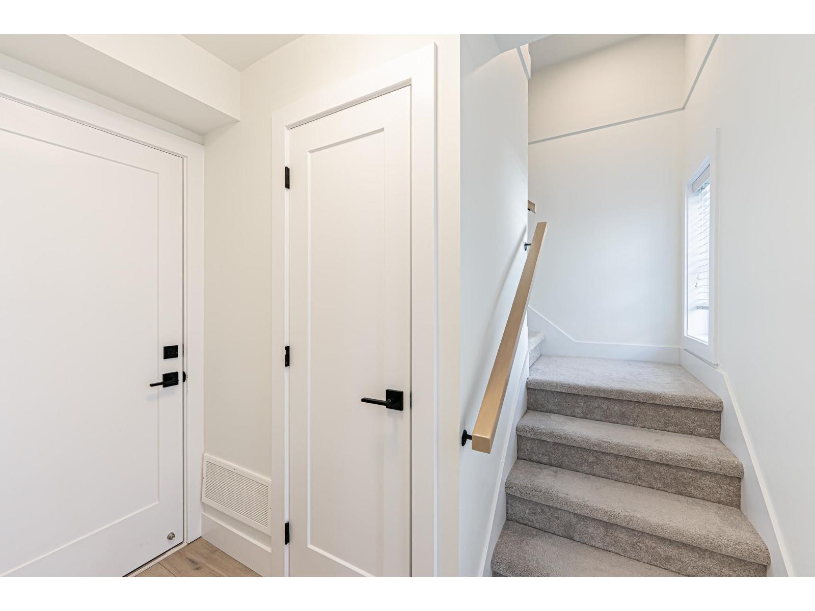 7 16358 23a Avenue, Surrey, British Columbia  V3Z 1J7 - Photo 3 - R3048374