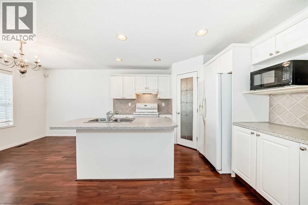 8 Cranfield Place Se, Calgary, Alberta  T3M 1B3 - Photo 7 - A2268327