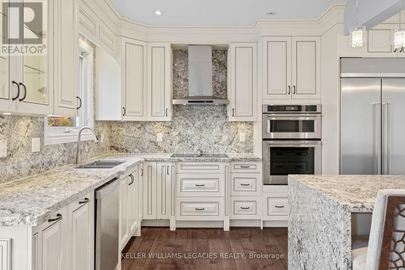 39 Michelle Drive, Vaughan, Ontario  L4L 9B8 - Photo 14 - N12513566