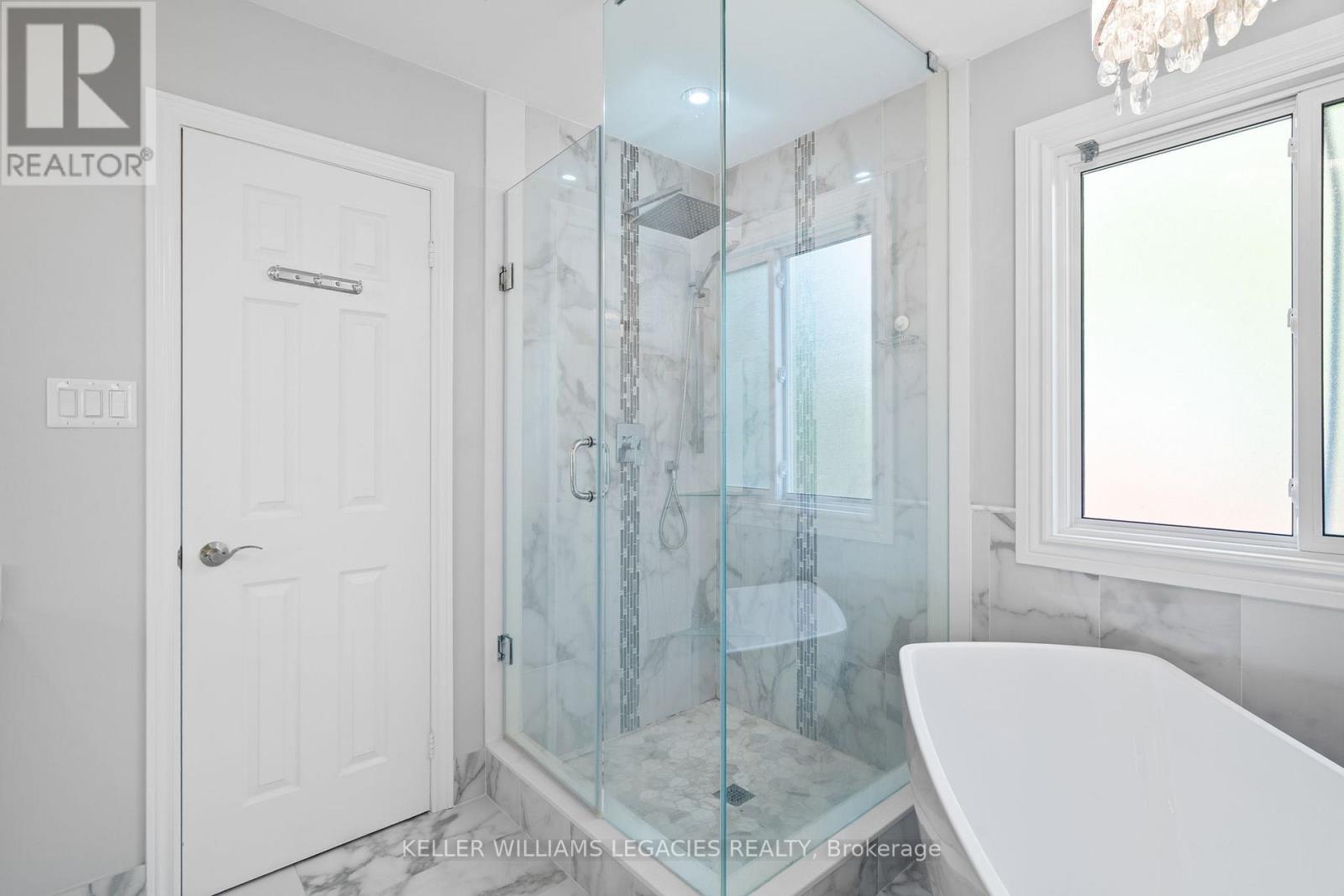 39 Michelle Drive, Vaughan, Ontario  L4L 9B8 - Photo 27 - N12513566