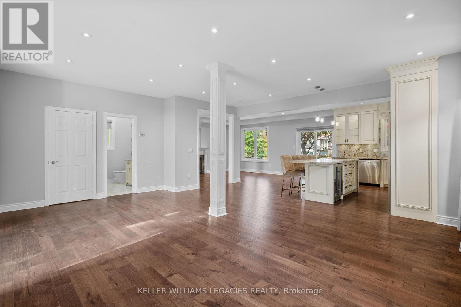 39 Michelle Drive, Vaughan, Ontario  L4L 9B8 - Photo 8 - N12513566