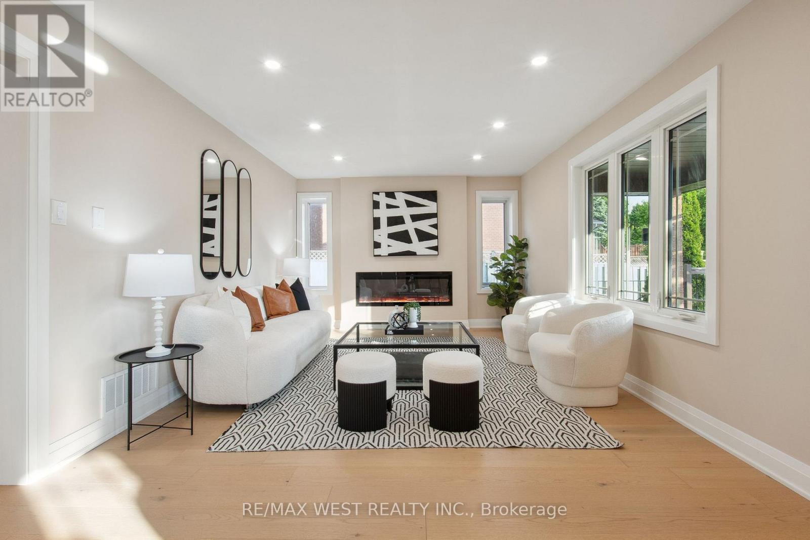 4 Snowcrest Crescent, Markham, Ontario L3S 2V9 - Photo 14 - N12513648