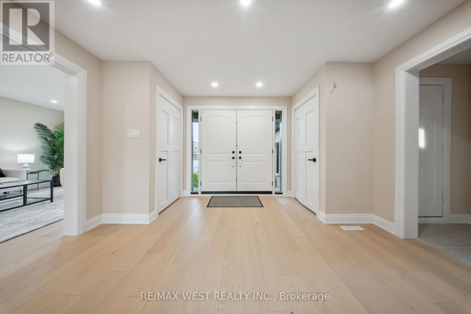 4 Snowcrest Crescent, Markham, Ontario L3S 2V9 - Photo 6 - N12513648