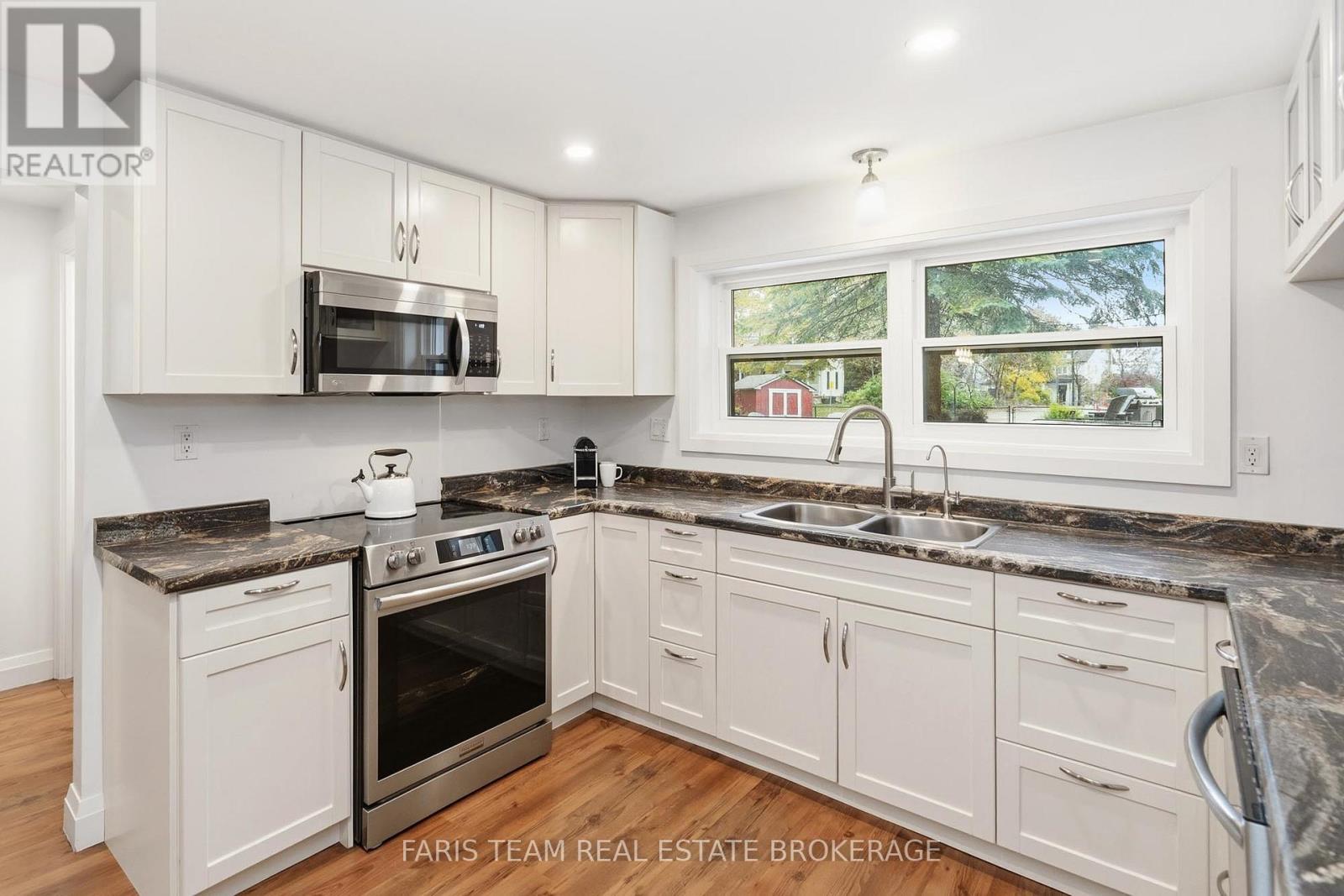 648 10th Line, Innisfil, Ontario  L9S 3N7 - Photo 4 - N12513678