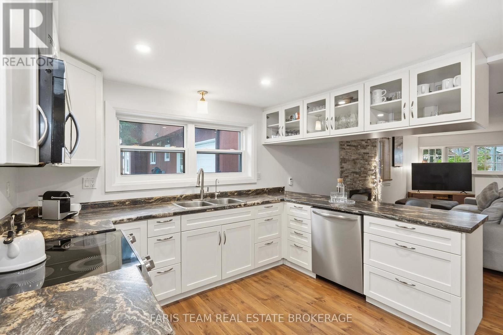 648 10th Line, Innisfil, Ontario  L9S 3N7 - Photo 5 - N12513678