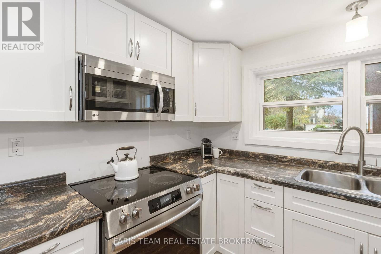 648 10th Line, Innisfil, Ontario  L9S 3N7 - Photo 6 - N12513678