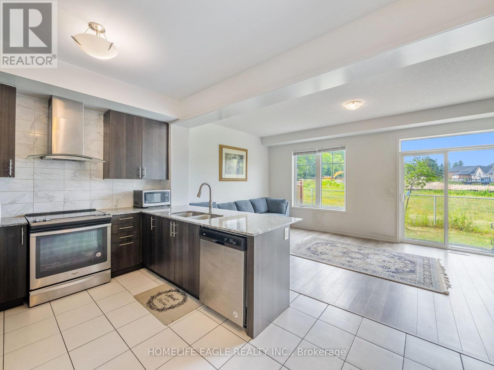 228 Bennett Street, Newmarket, Ontario  L3X 1B8 - Photo 2 - N12513688