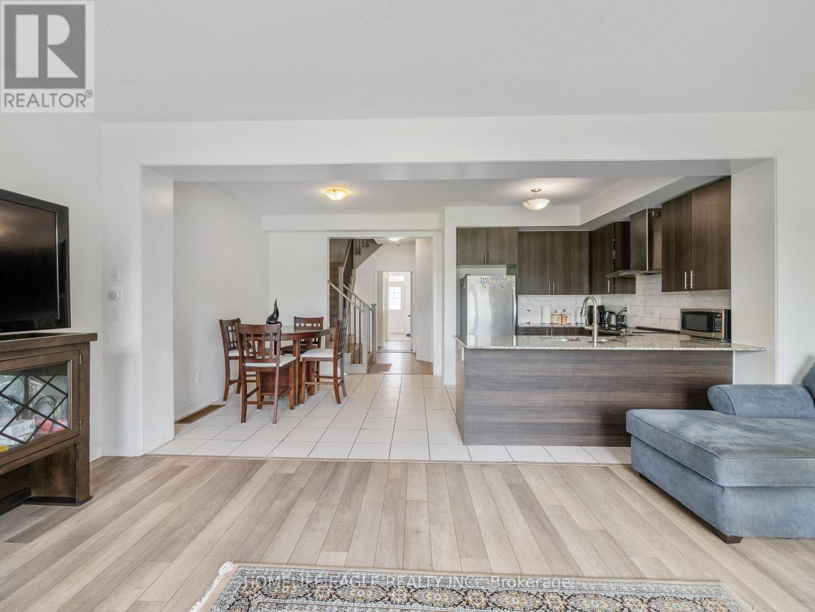 228 Bennett Street, Newmarket, Ontario  L3X 1B8 - Photo 5 - N12513688