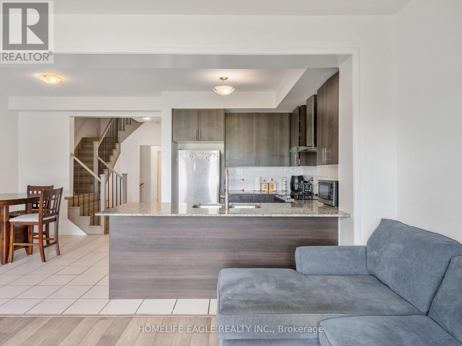 228 Bennett Street, Newmarket, Ontario  L3X 1B8 - Photo 7 - N12513688