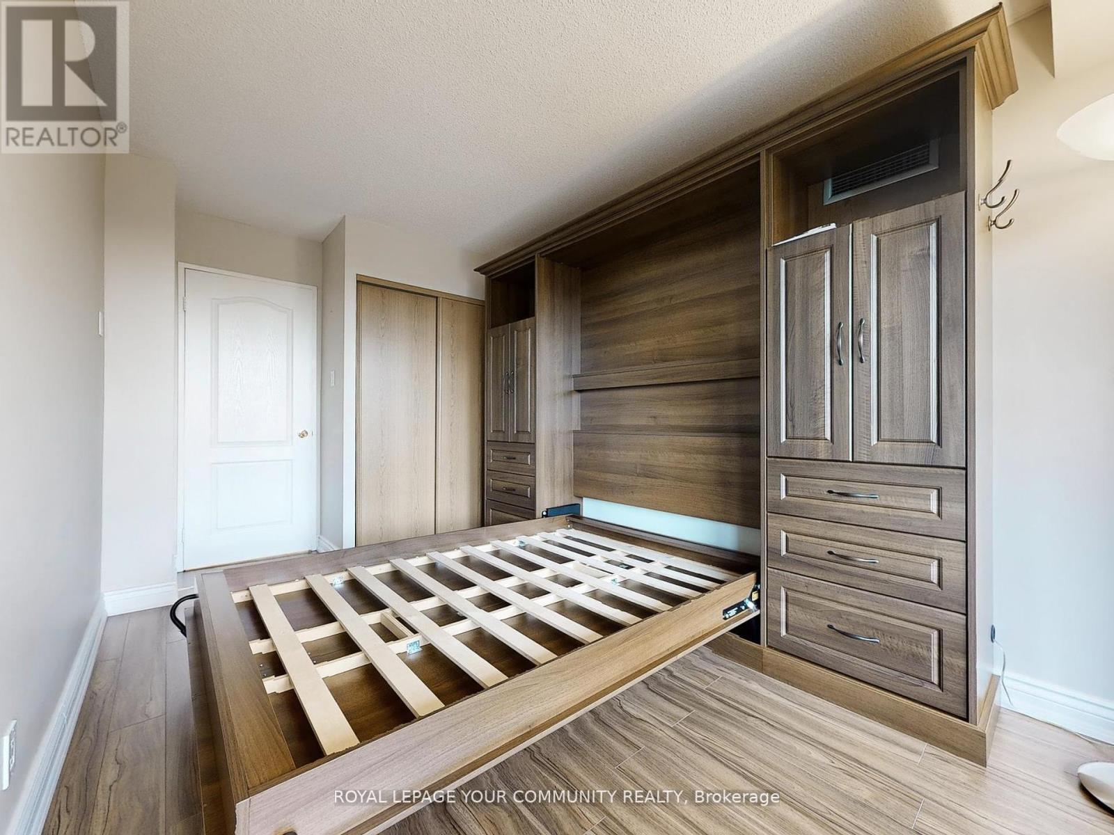 324 - 32 Clarissa Drive, Richmond Hill, Ontario  L4C 9R7 - Photo 17 - N12513702