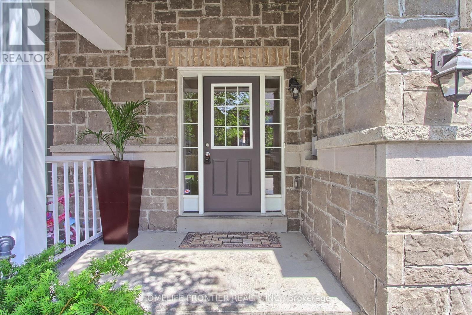162 Verdi Road, Richmond Hill, Ontario  L4E 0Z6 - Photo 2 - N12513706