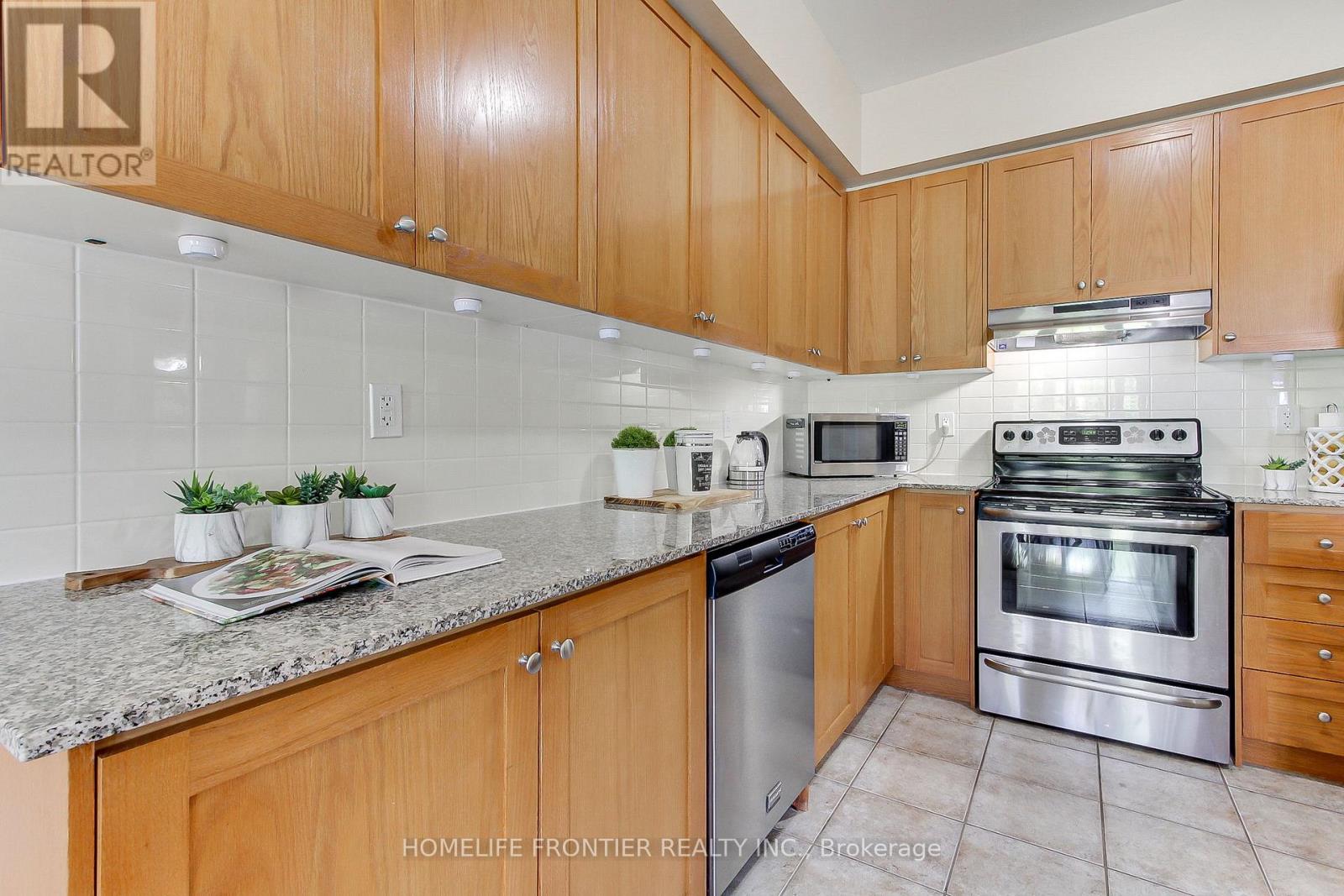 162 Verdi Road, Richmond Hill, Ontario  L4E 0Z6 - Photo 9 - N12513706