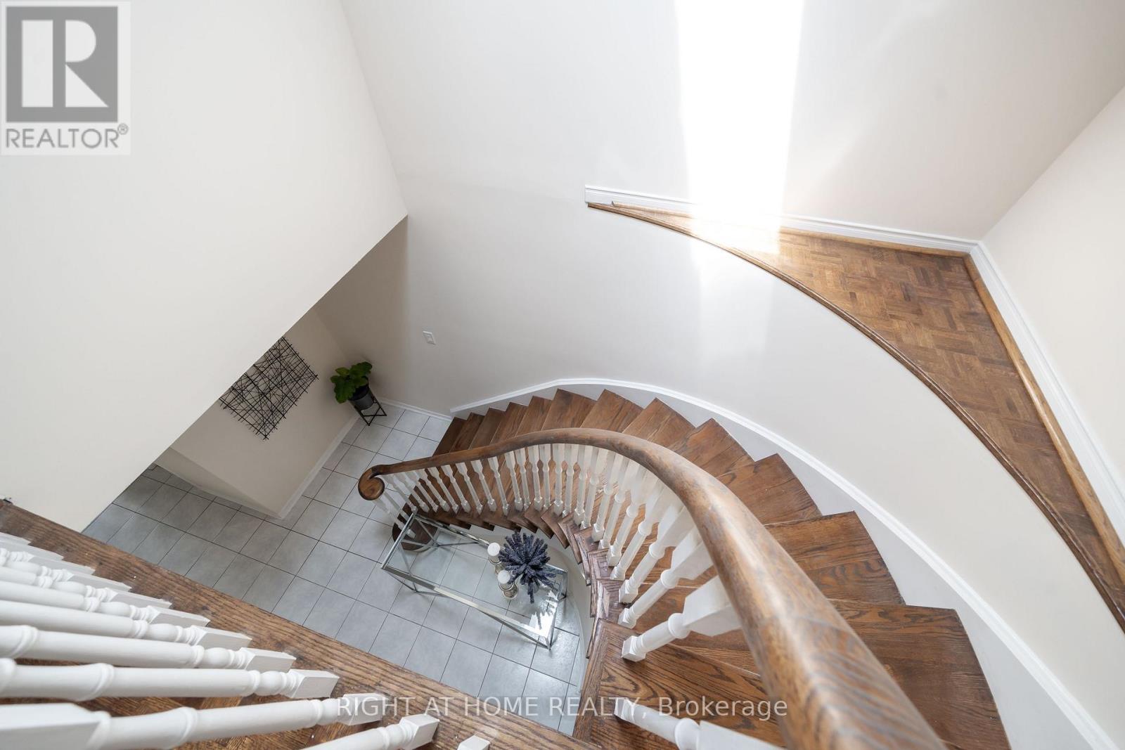 259 Tall Grass Trail, Vaughan, Ontario  L4L 3P7 - Photo 20 - N12513718